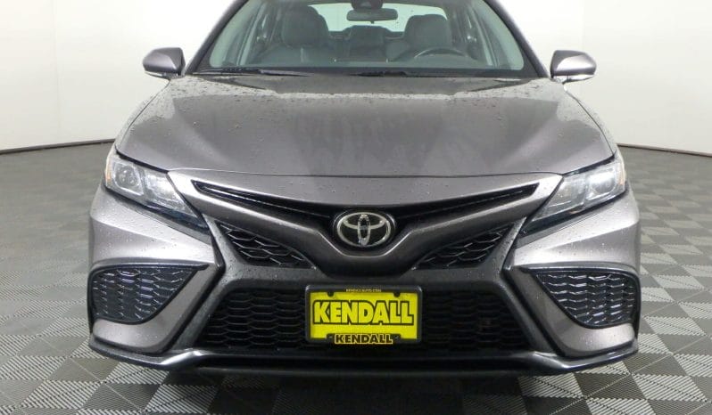 Used 2022 Toyota Camry SE Auto 4dr Car – 4T1G11AK3NU617695 full