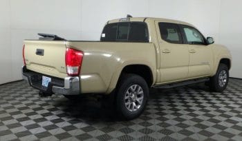 Used 2017 Toyota Tacoma SR5 Double Cab 5′ Bed V6 4×4 AT Crew Cab Pickup – 3TMCZ5AN4HM075724 full