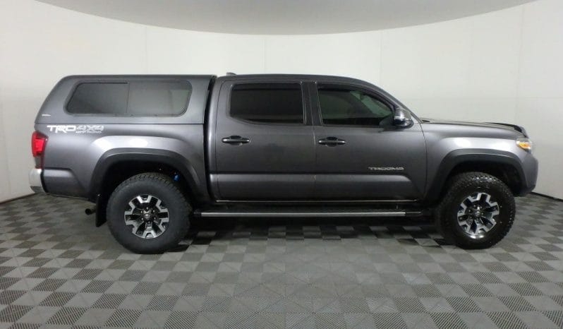 Used 2018 Toyota Tacoma TRD Off Road Double Cab 5  Bed V6 4×4 MT Crew Cab Pickup – 5TFCZ5AN2JX142126 full