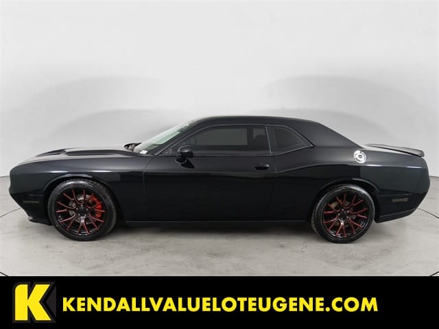 2017 Dodge Challenger R/T's photo