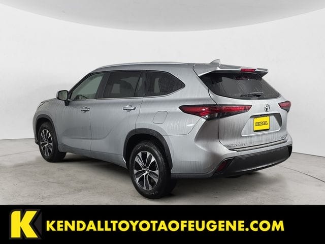 Used 2025 Toyota Highlander XLE 4D Sport Utility – 5TDKDRBH4SS579594