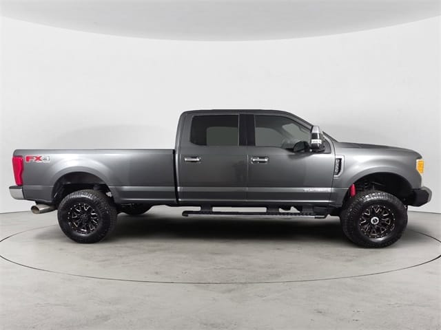 Used 2017 Ford F-350SD XLT 4D Crew Cab – 1FT8W3BT8HEC45220