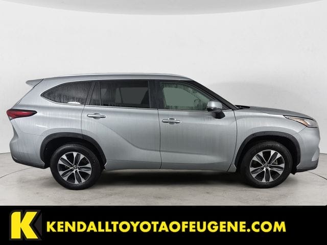 Used 2025 Toyota Highlander XLE 4D Sport Utility – 5TDKDRBH4SS579594