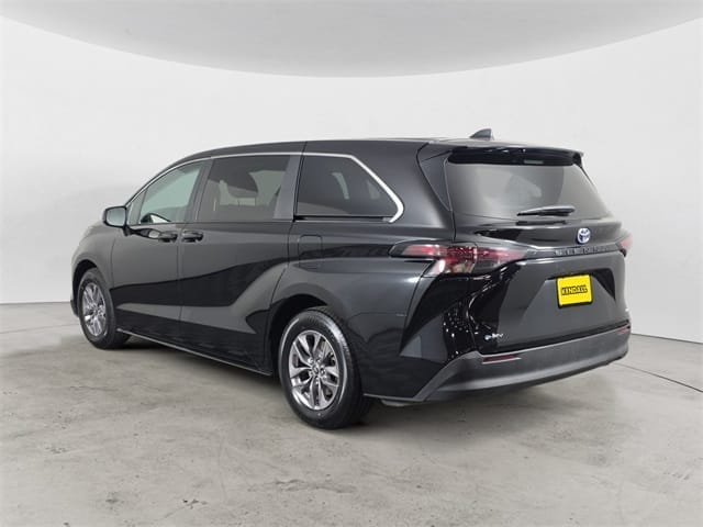 Used 2025 Toyota Sienna LE 4D Passenger Van – 5TDKRKEC7SS236870