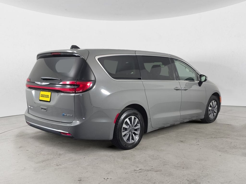 Used 2023 Chrysler Pacifica Hybrid Touring L 4D Passenger Van – 2C4RC1L77PR614248