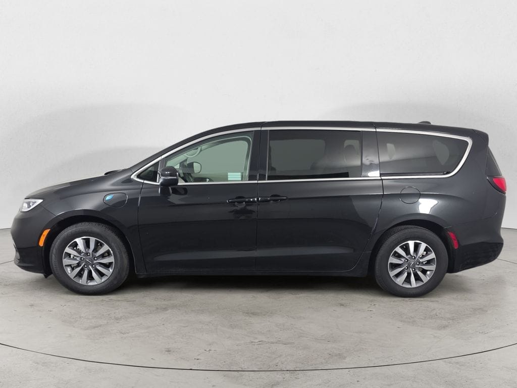 Used 2023 Chrysler Pacifica Hybrid Touring L 4D Passenger Van – 2C4RC1L79PR611772