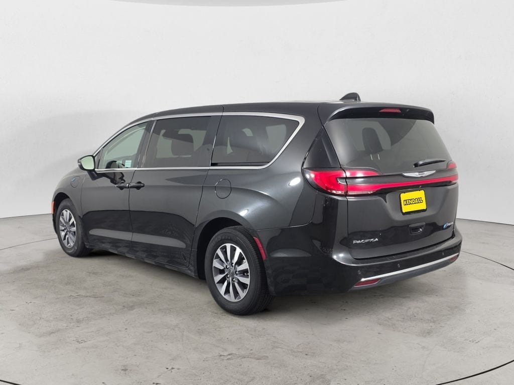 Used 2023 Chrysler Pacifica Hybrid Touring L 4D Passenger Van – 2C4RC1L79PR611772
