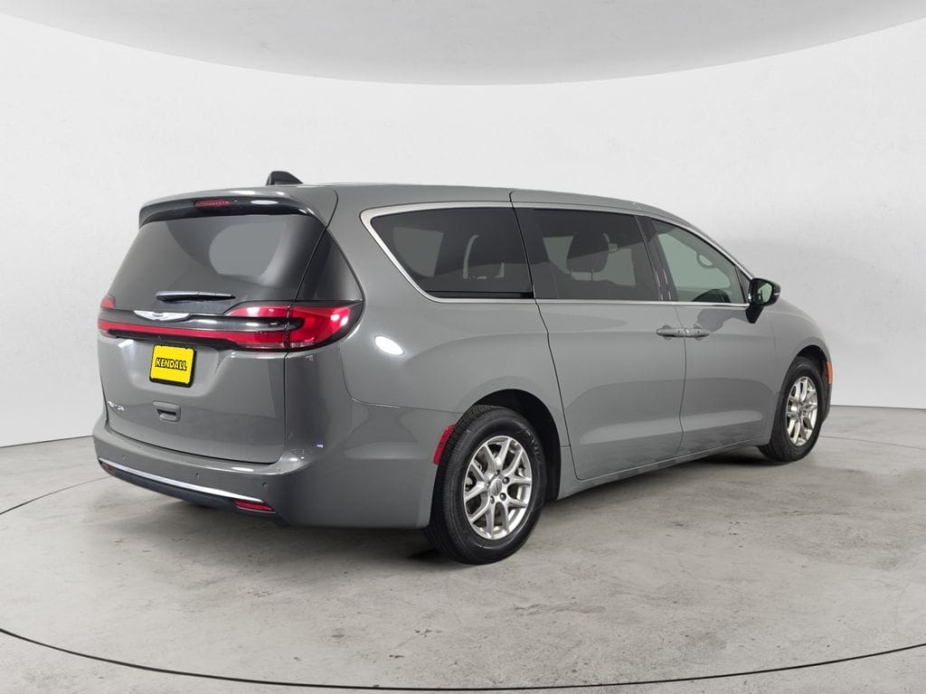 Used 2025 Chrysler Pacifica Select 4D Passenger Van – 2C4RC1BG8SR541594