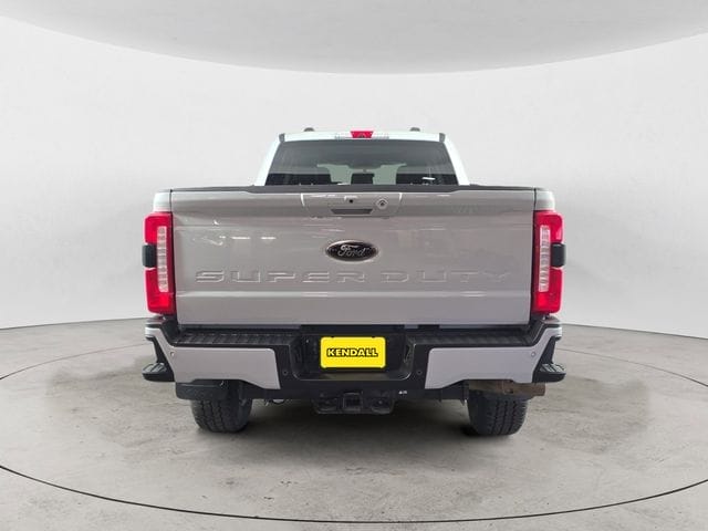 Used 2025 Ford F-350SD Lariat 4D Crew Cab – 1FT8W3BT0SEC44358