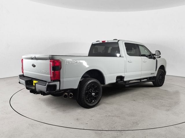 Used 2025 Ford F-350SD Lariat 4D Crew Cab – 1FT8W3BT0SEC44358