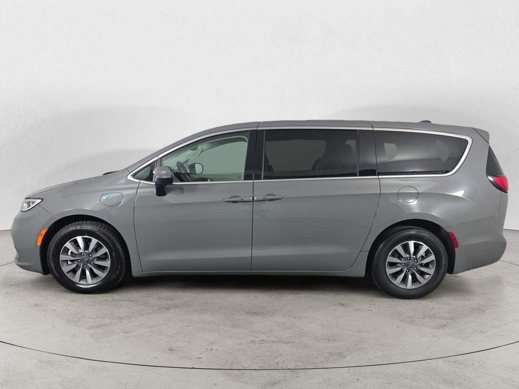 Used 2023 Chrysler Pacifica Hybrid Touring L 4D Passenger Van – 2C4RC1L77PR614248