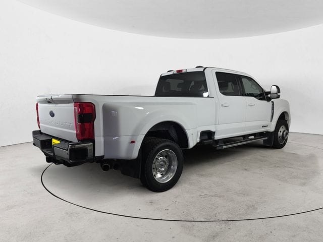 Used 2025 Ford F-450SD Lariat 4D Crew Cab – 1FT8W4DT5SEC52460