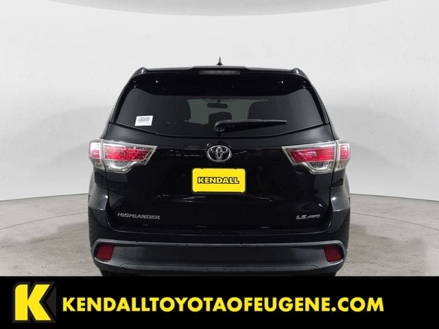 Used 2015 Toyota Highlander LE Plus V6 4D Sport Utility – 5TDBKRFH9FS122513