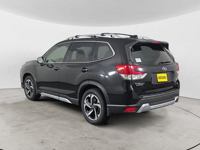 Used 2022 Subaru Forester Touring 4D Sport Utility – JF2SKARC8NH493443