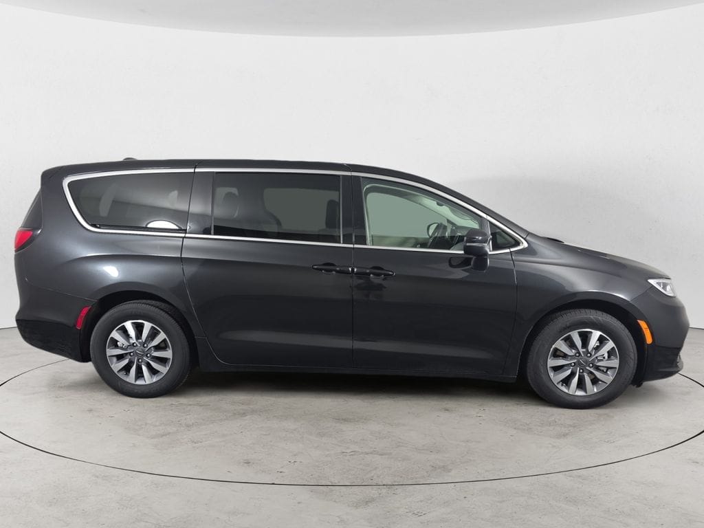 Used 2023 Chrysler Pacifica Hybrid Touring L 4D Passenger Van – 2C4RC1L79PR611772
