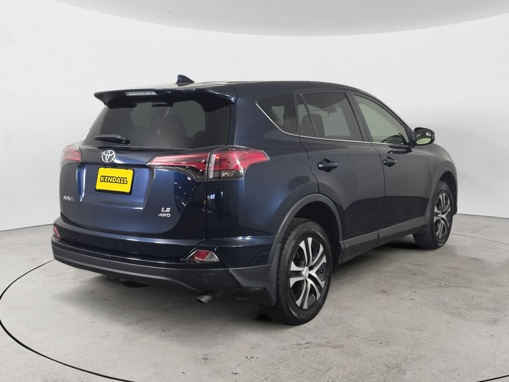 Used 2018 Toyota RAV4 LE 4D Sport Utility – JTMBFREV0JJ747982