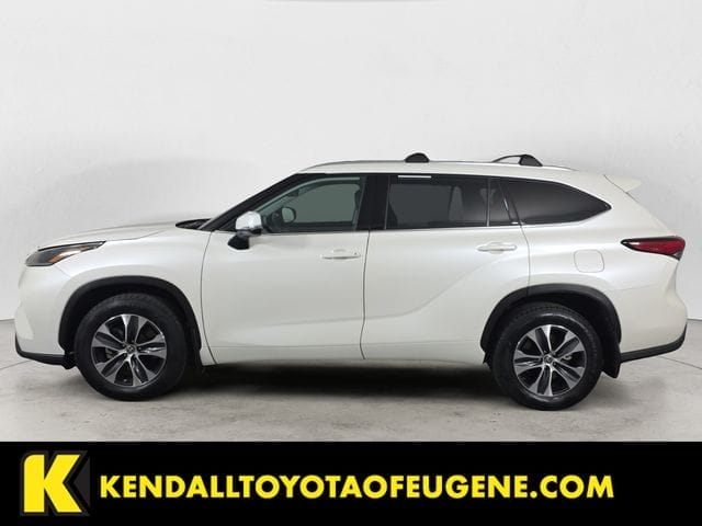 Used 2021 Toyota Highlander XLE 4D Sport Utility - 5TDHZRBH2MS075821