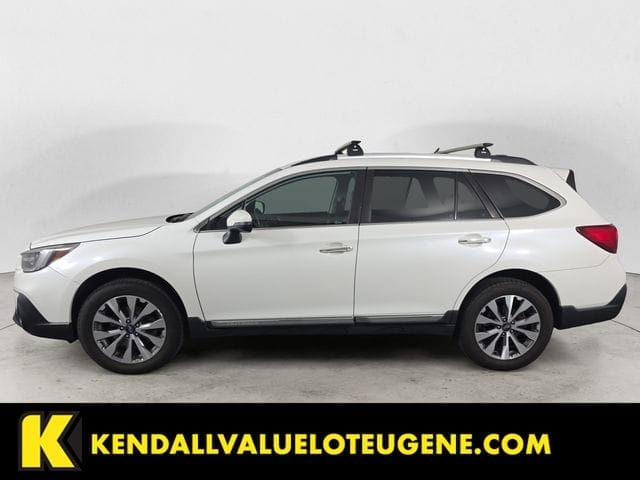 Used 2018 Subaru Outback 2.5i 4D Sport Utility - 4S4BSATC8J3303408