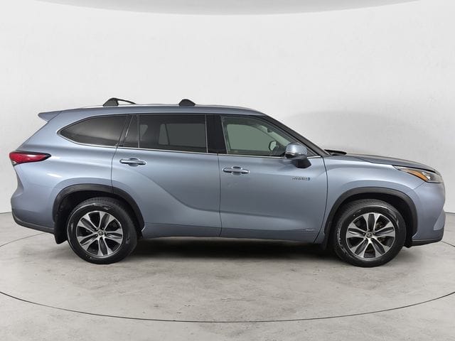 Used 2020 Toyota Highlander Hybrid XLE 4D Sport Utility – 5TDHBRCH9LS011437