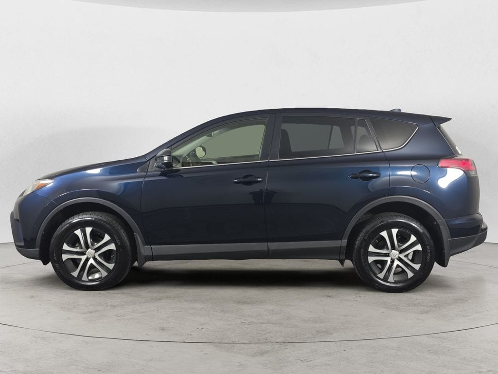 Used 2018 Toyota RAV4 LE 4D Sport Utility – JTMBFREV0JJ747982