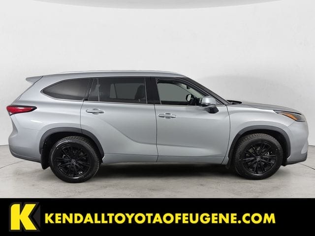 Used 2022 Toyota Highlander XLE 4D Sport Utility – 5TDGZRBH5NS577025